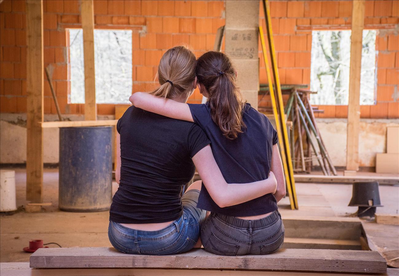 2 girls construction work